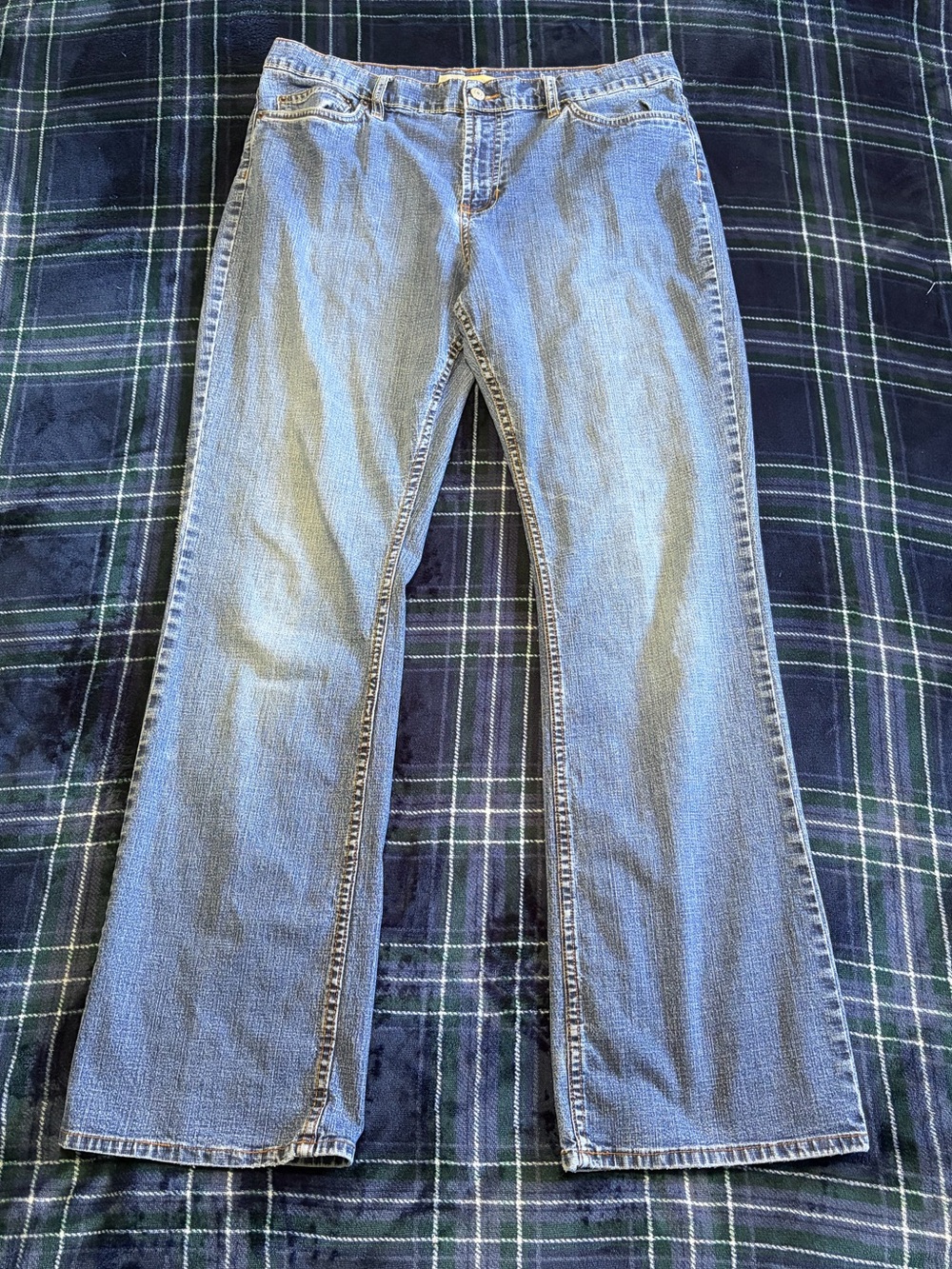 Vintage Old Navy dark wash bootcut jeans. Size 14 long.